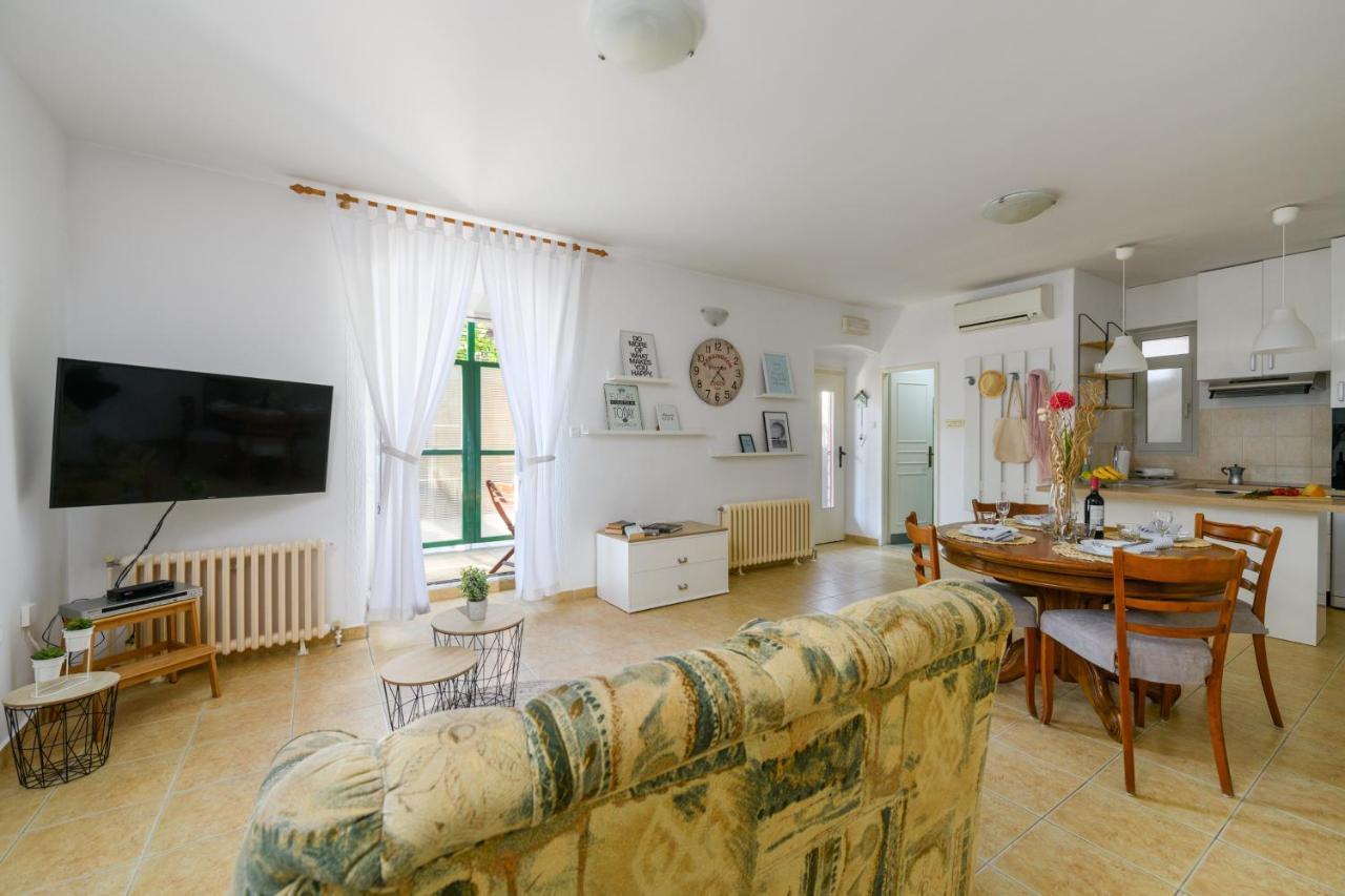 Apartman Aleksandra プーラ エクステリア 写真