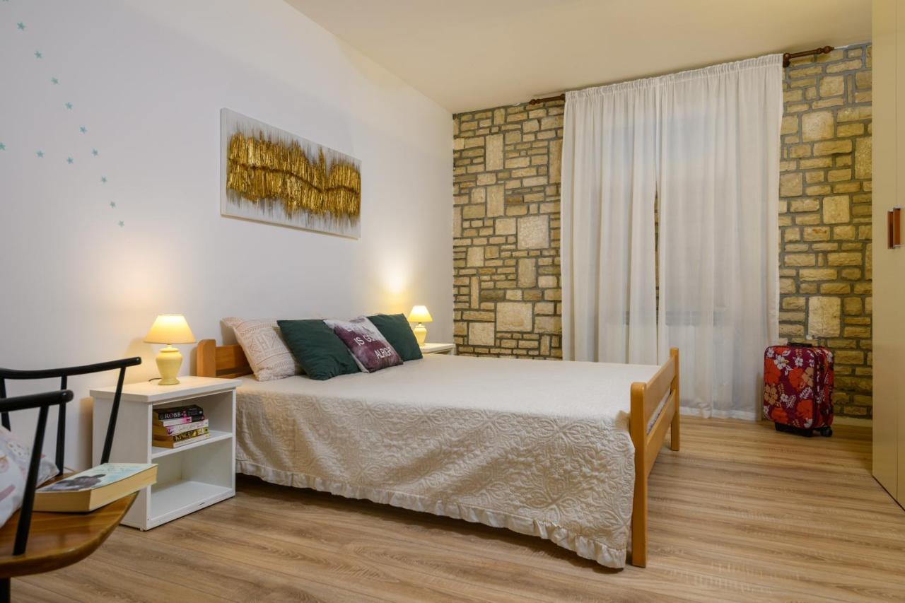 Apartman Aleksandra プーラ エクステリア 写真